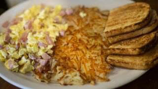 12-Ham-cheese-omelet-hash-browns